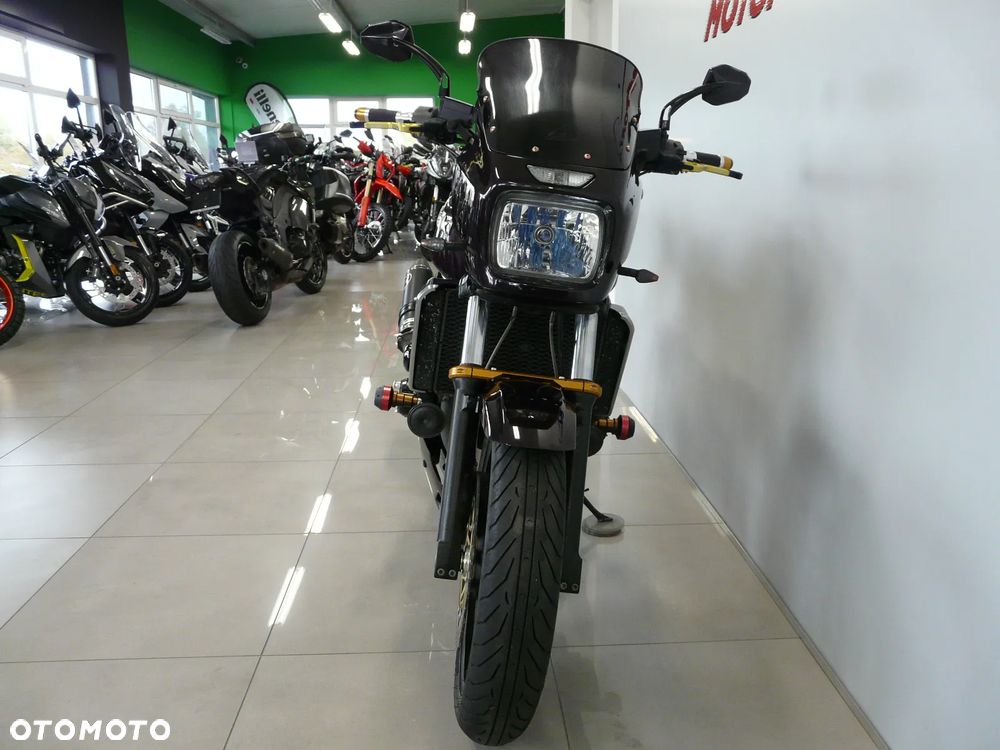 Kawasaki ZRX - 20