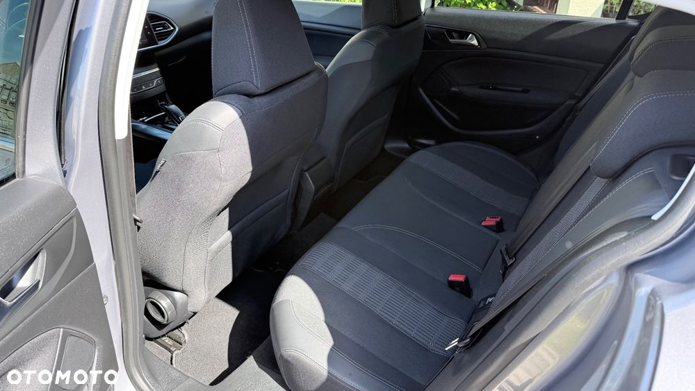 Peugeot 308 BlueHDi 130 EAT8 Stop & Start Allure - 11