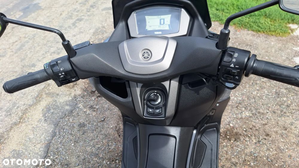 Yamaha NMAX - 17