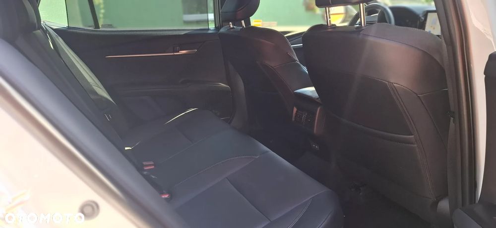 Toyota Camry 2.5 Hybrid Prestige CVT - 24