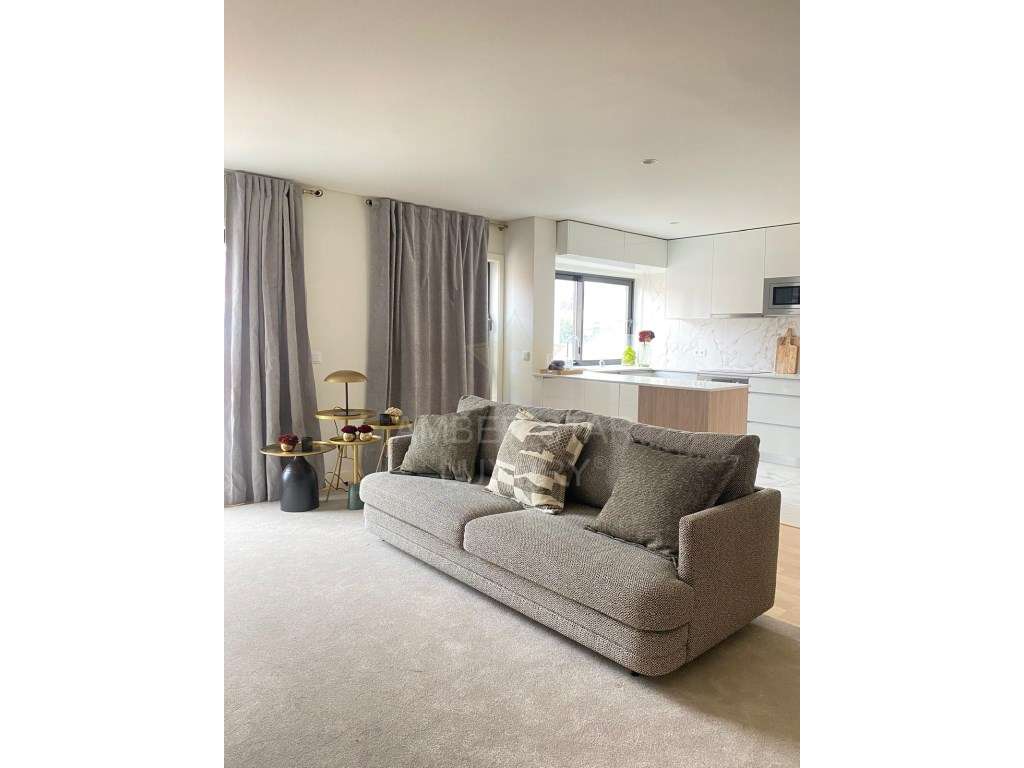 Apartamento T3 Moderno com Varanda e Garagem no Coração do Porto - Grande imagem: 3/29