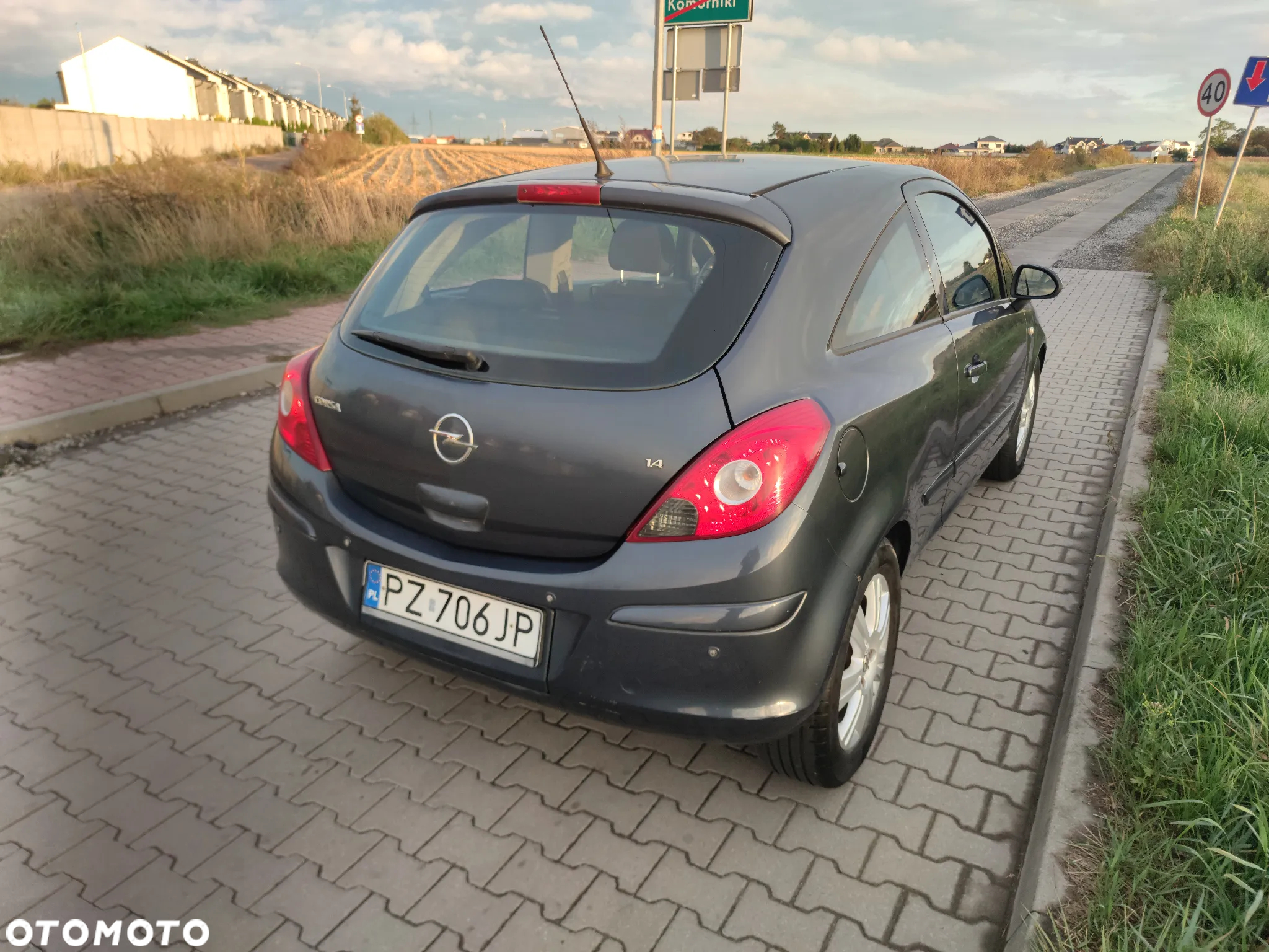 Opel Corsa 1.4 16V Enjoy - 13