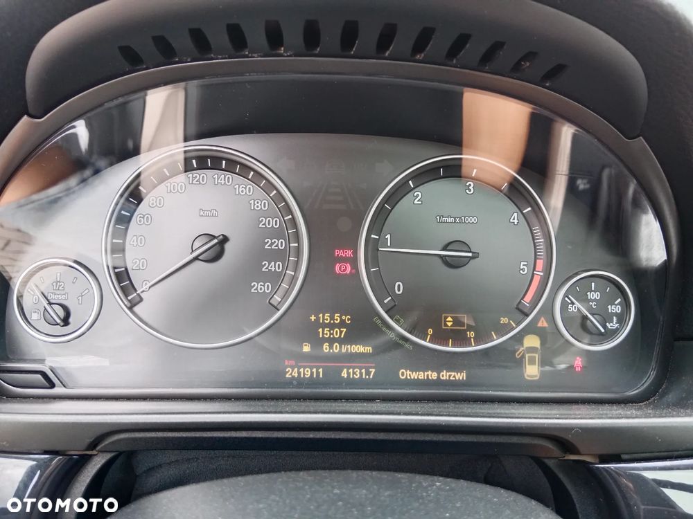 BMW Seria 5 520d - 23