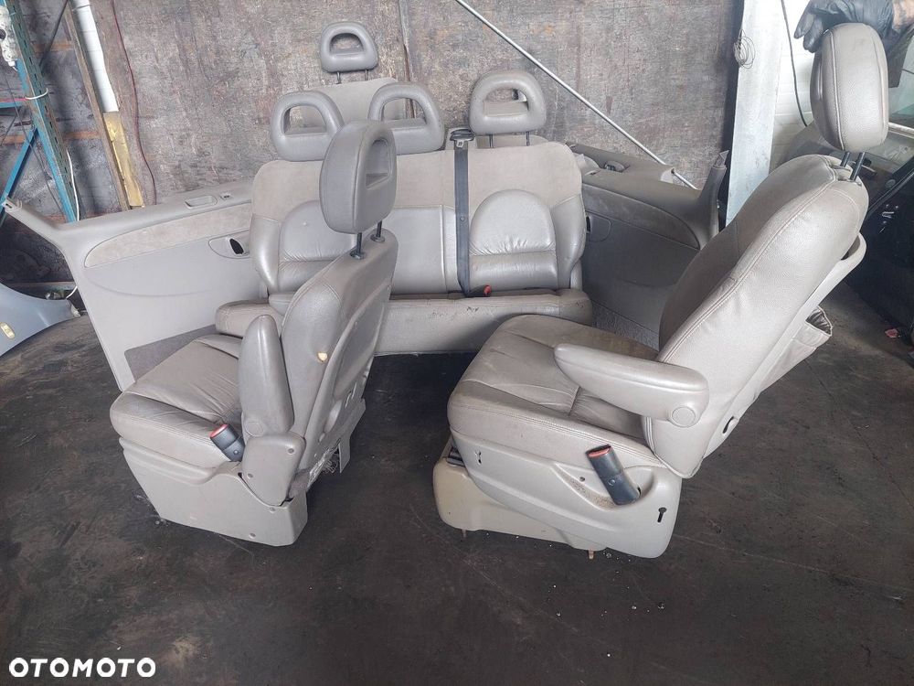 KOMPLET FOTELI LEWY PRAWY PRZÓD KANAPA TYŁ BOCZKI CHRYSLER GRAND VOYAGER IV - 6