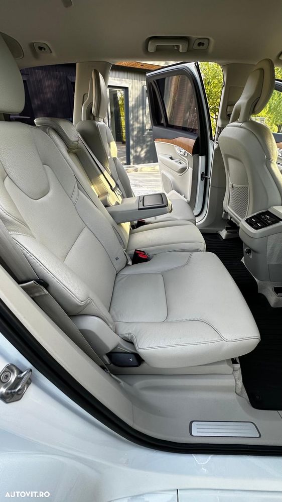 Volvo XC 90 D5 AWD Momentum - 11