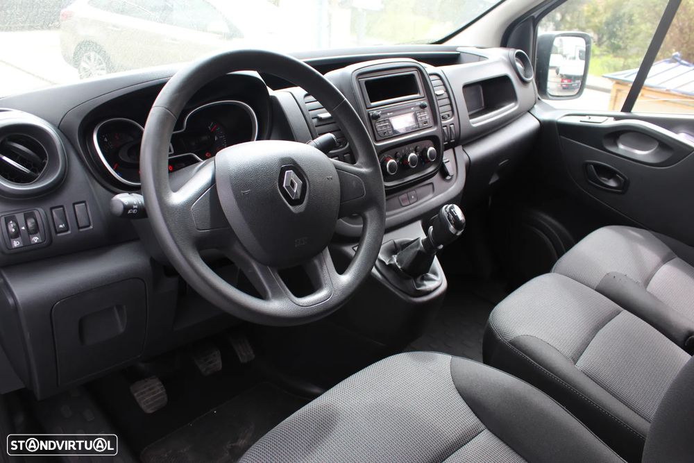 Renault Trafic 2.0 dCi L1H1 - 12