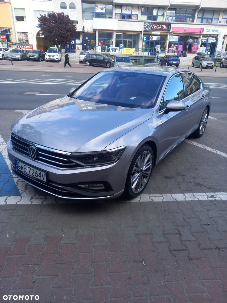 Volkswagen Passat - 4