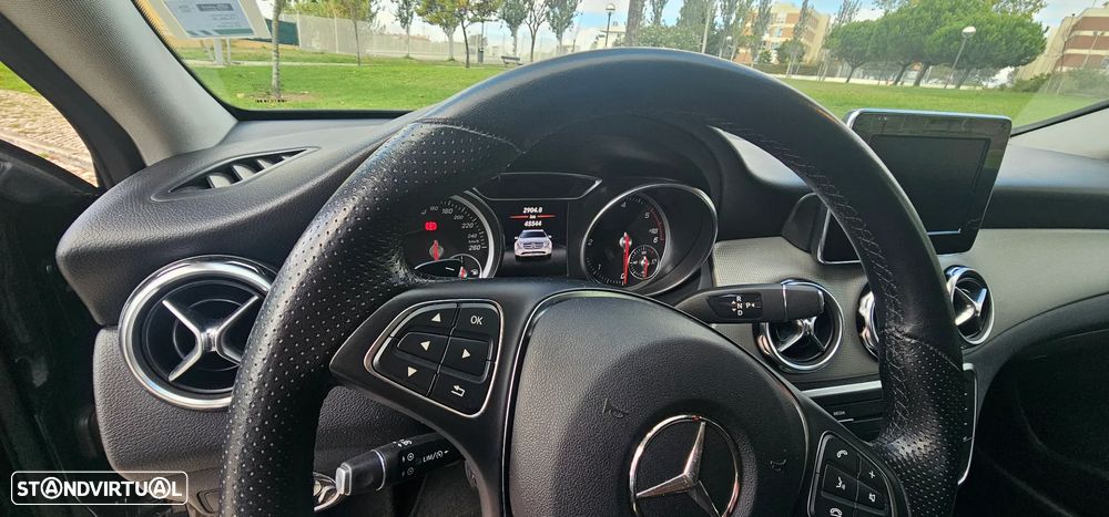 Mercedes-Benz GLA 200 d Aut. - 10