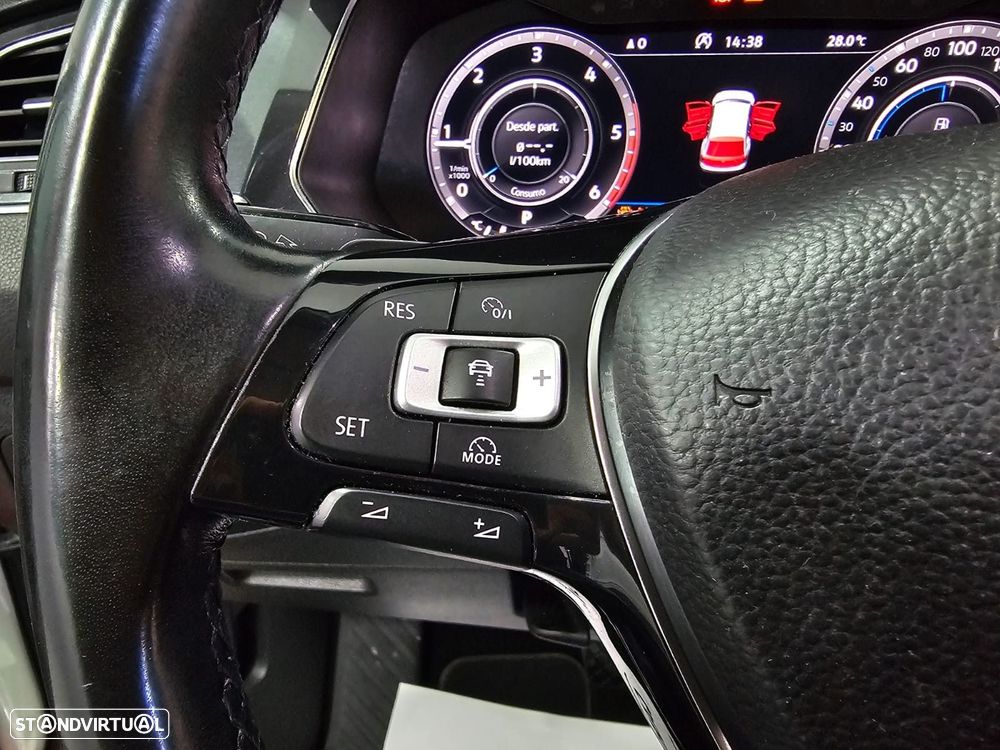 VW Tiguan 2.0 TDI R-Line DSG - 16