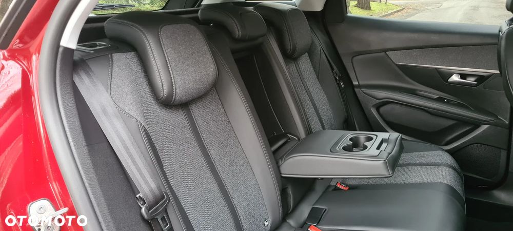 Peugeot 3008 1.5 BlueHDi Allure S&S EAT8 - 19