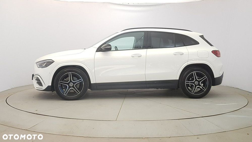 Mercedes-Benz GLA - 4