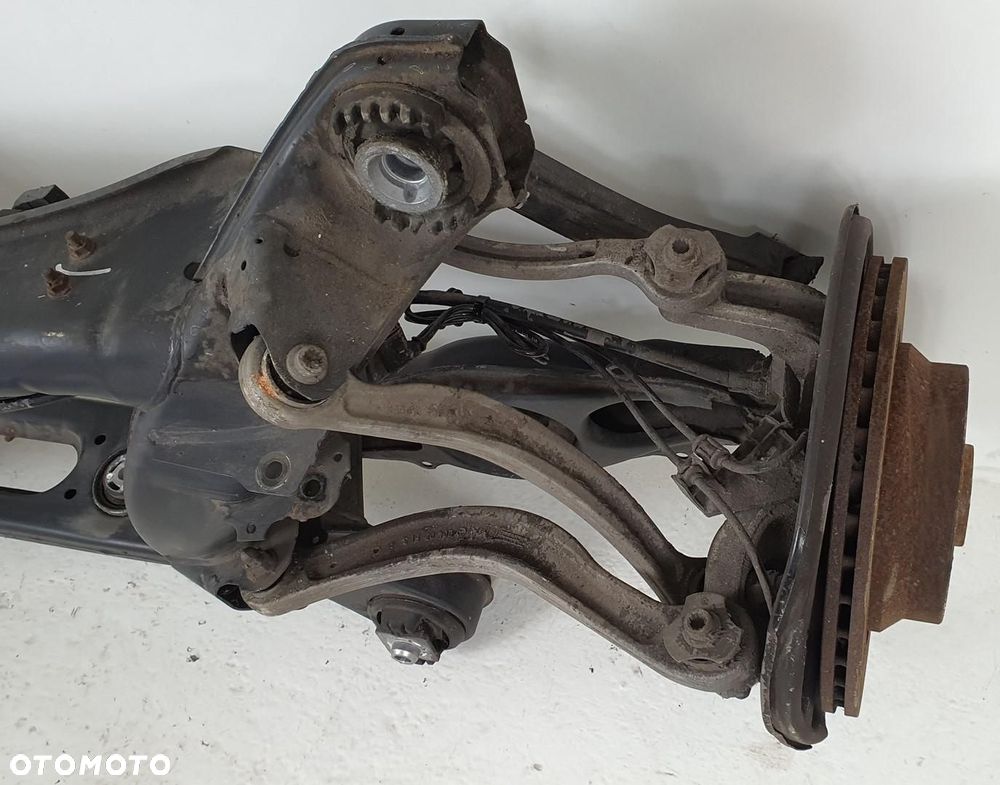 ZAWIESZENIE TYŁ SANKI WÓZEK TYLNA MERCEDES W218 - 4