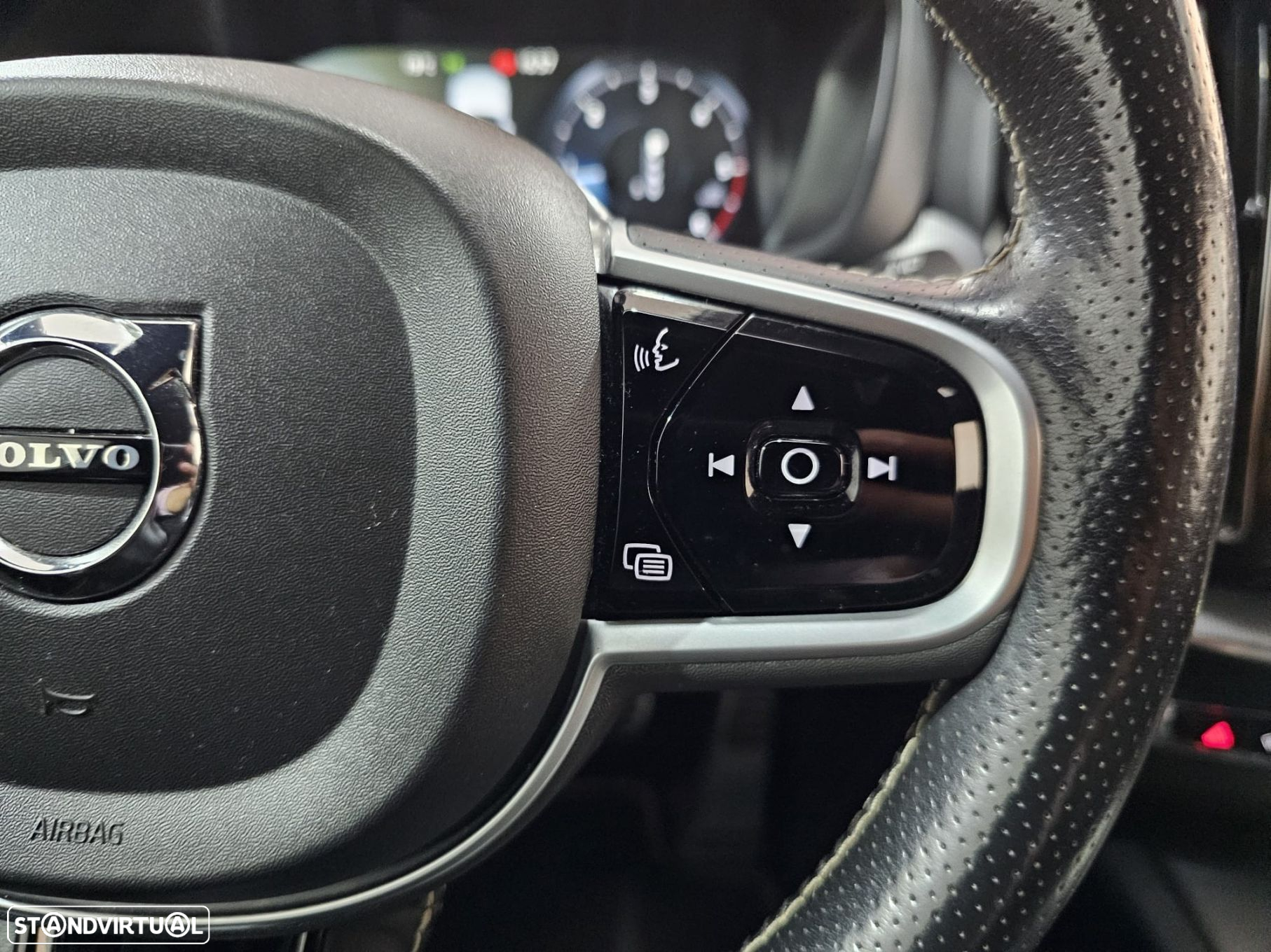 Volvo XC 60 2.0 D4 R-Design Geartronic - 16