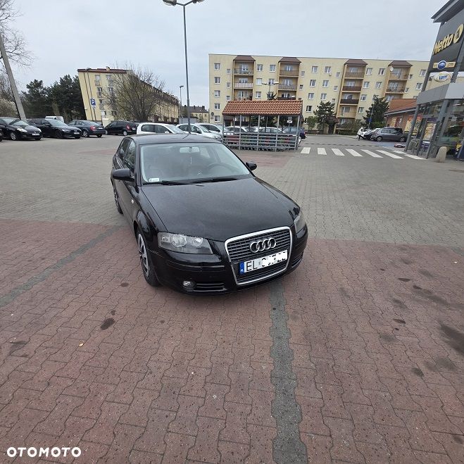 Audi A3 Sportback - 1