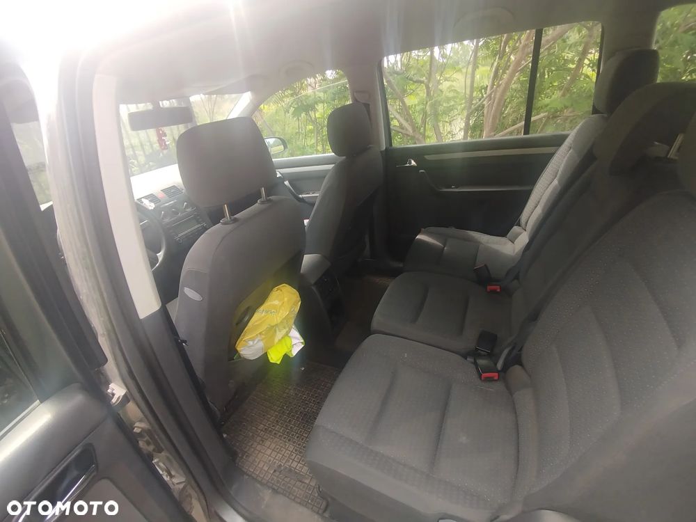 Volkswagen Touran 1.9 TDI Basis - 10