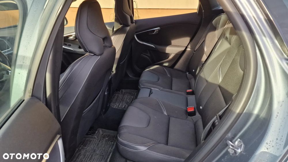 Volvo V40 D2 Geartronic Momentum - 17