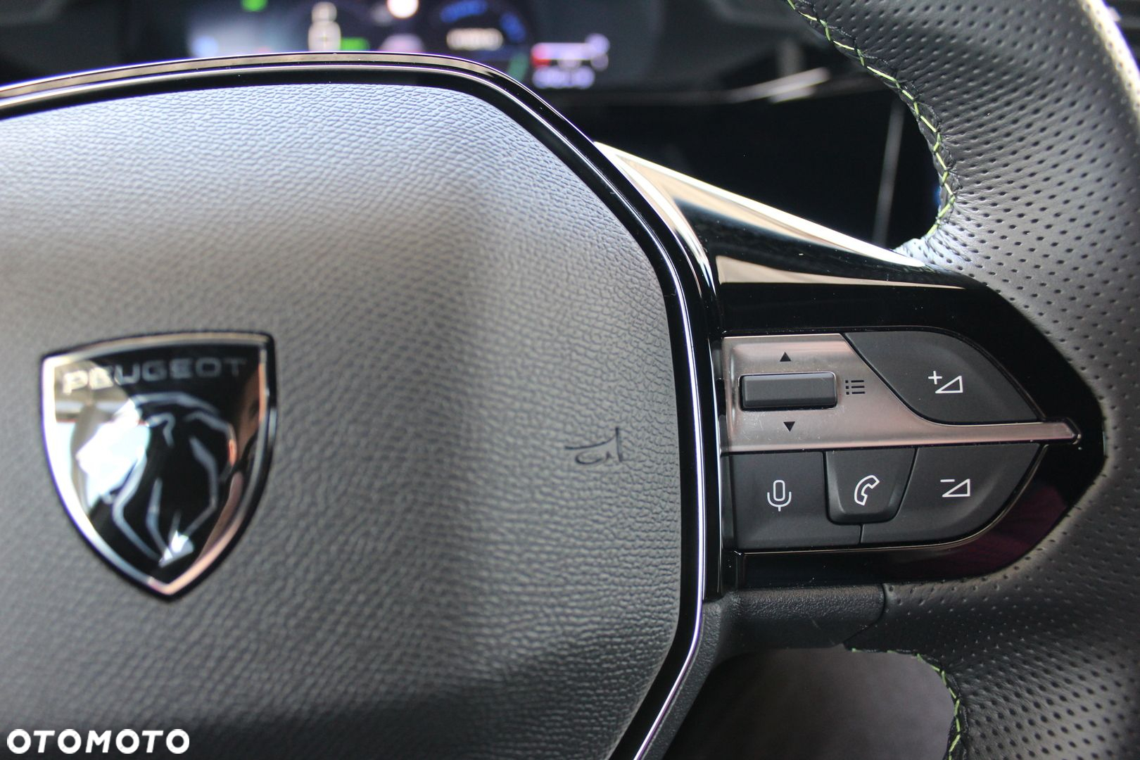Peugeot 408 - 28