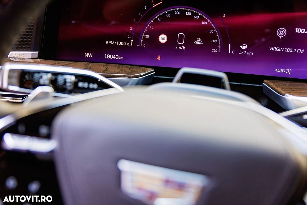 Cadillac Escalade - 20