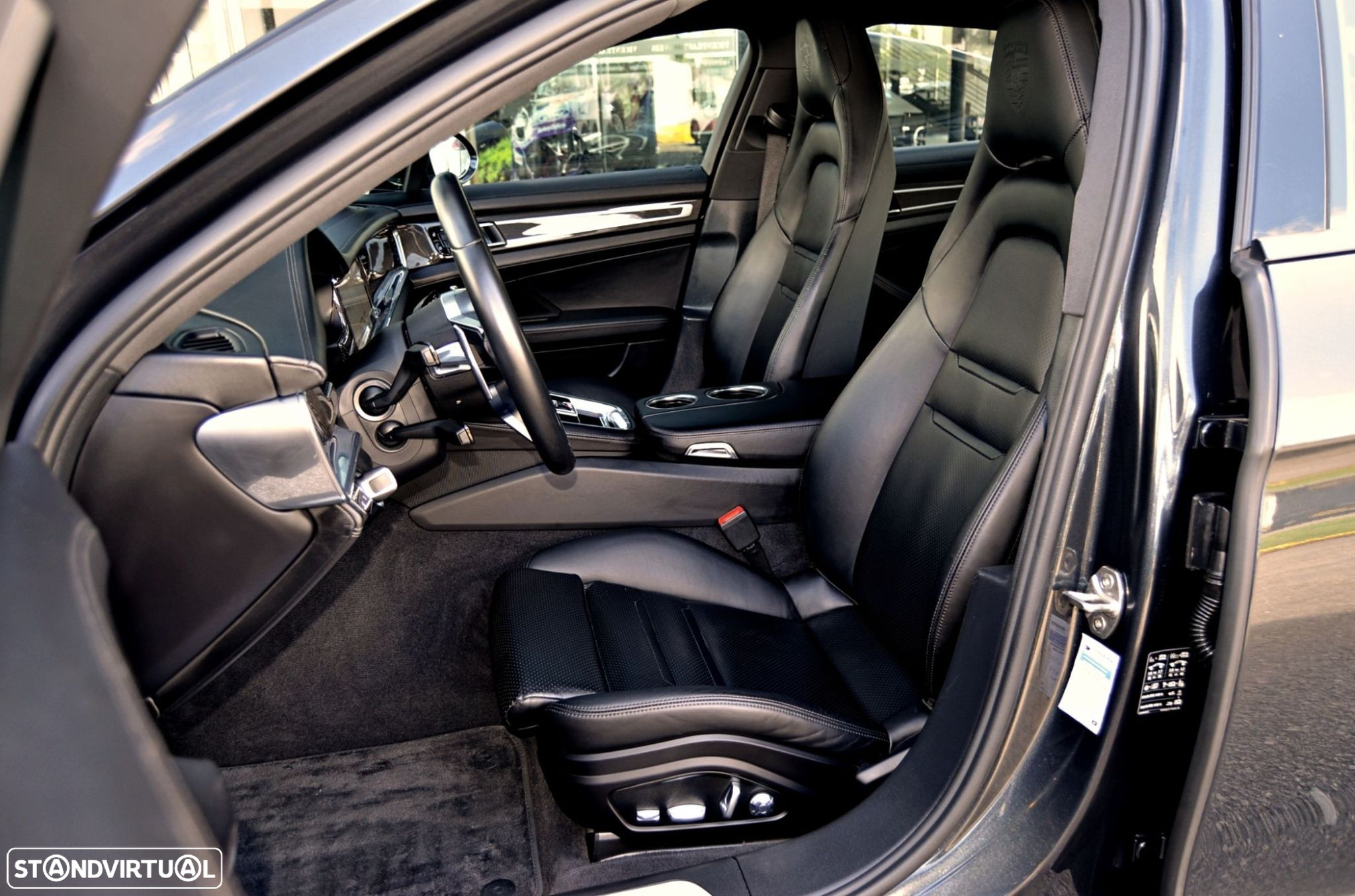 Porsche Panamera 4 E-Hybrid - 10