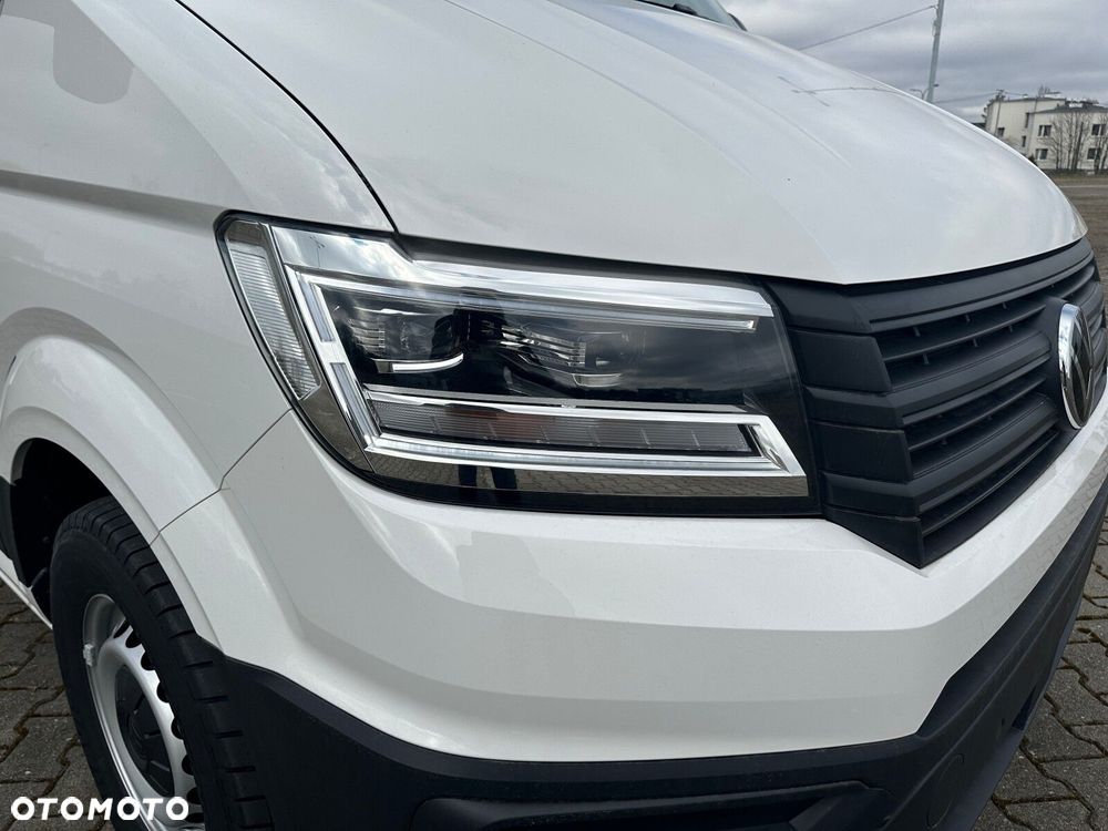 Volkswagen Crafter Crafter 35 Podwozie z pojedynczą kabiną silnik: 2,0 l EURO VI SCR 163 KM / skrzynia biegów: Przedni napęd automatyczna 8-biegowa rozstaw osi: 4490 mm - 19