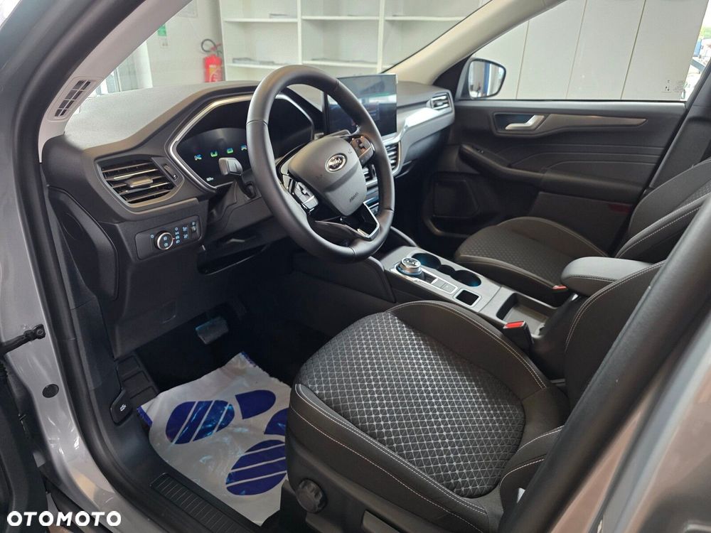 Ford Kuga - 10