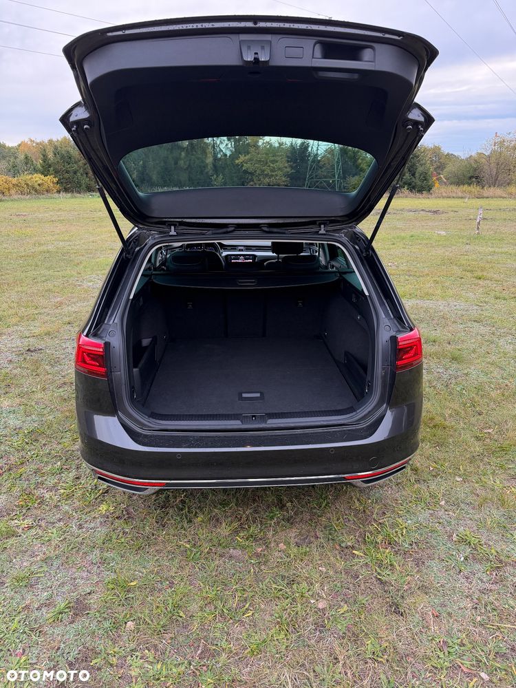 Volkswagen Passat - 25