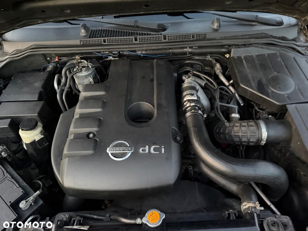 Nissan Pathfinder 2.5 D Platinum - 16