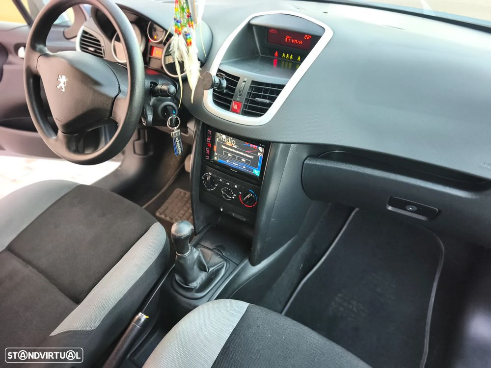 Peugeot 207 1.4 HDi Premium - 20