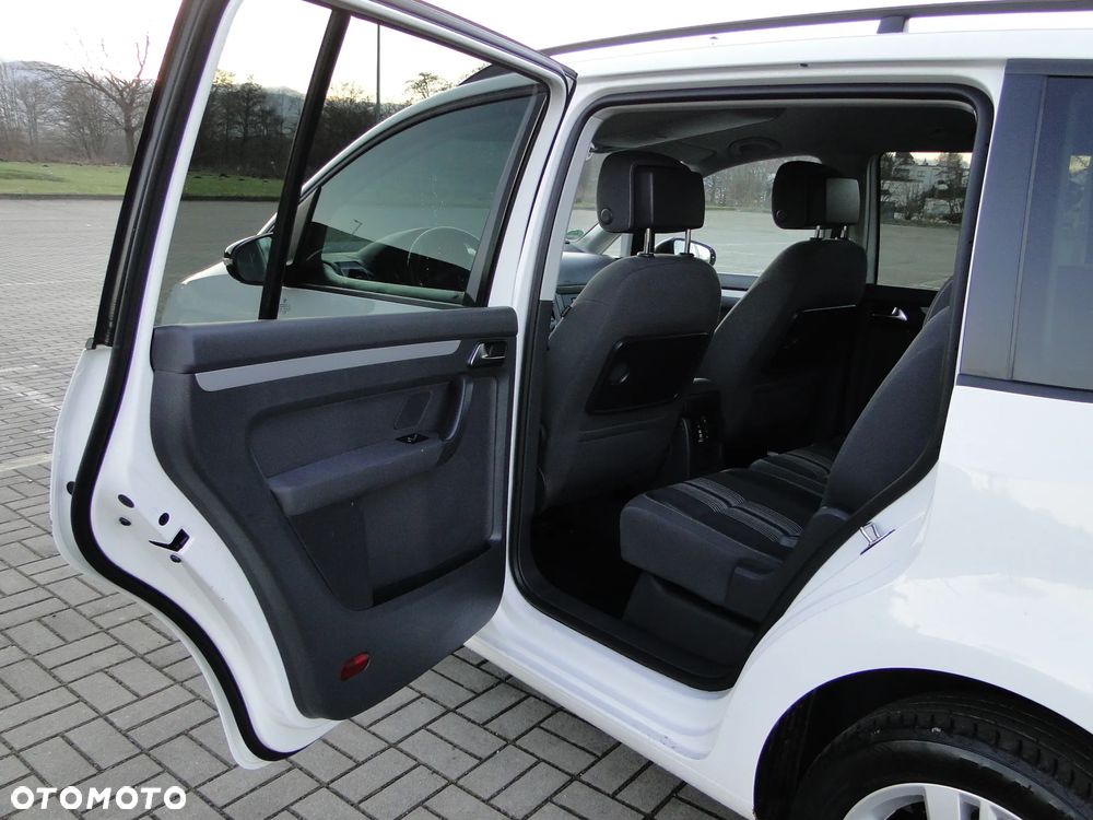 Volkswagen Touran 1.4 TSI MATCH - 10