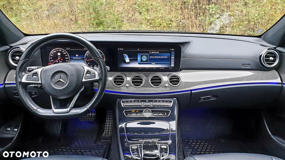 Mercedes-Benz Klasa E 200 9G-TRONIC AMG Line - 39