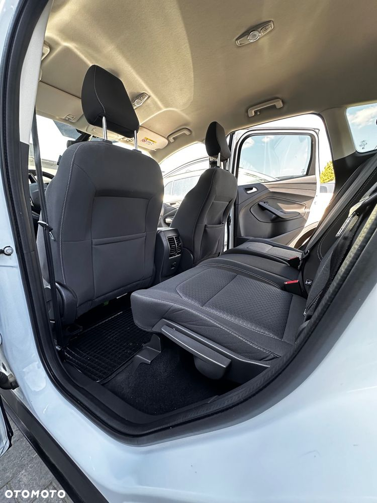 Ford Kuga 1.5 EcoBoost 2x4 Titanium - 11
