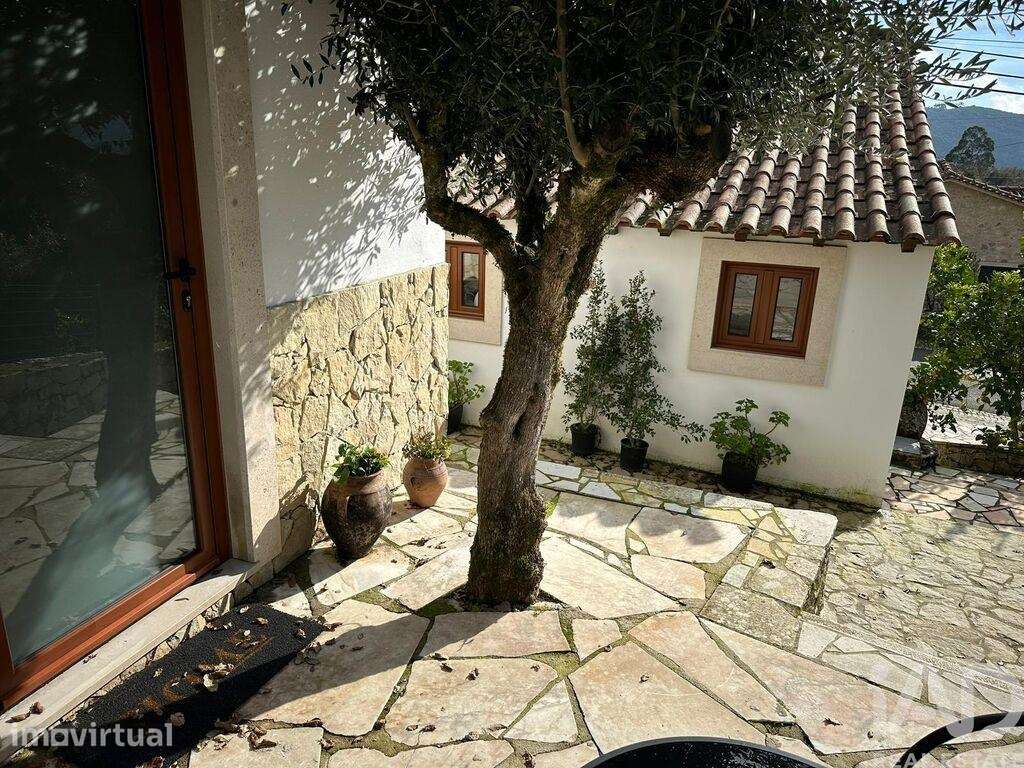 Casa / Villa T2 em Porto de Mós - São João Baptista e São Pedro de 104 - Grande imagem: 4/24