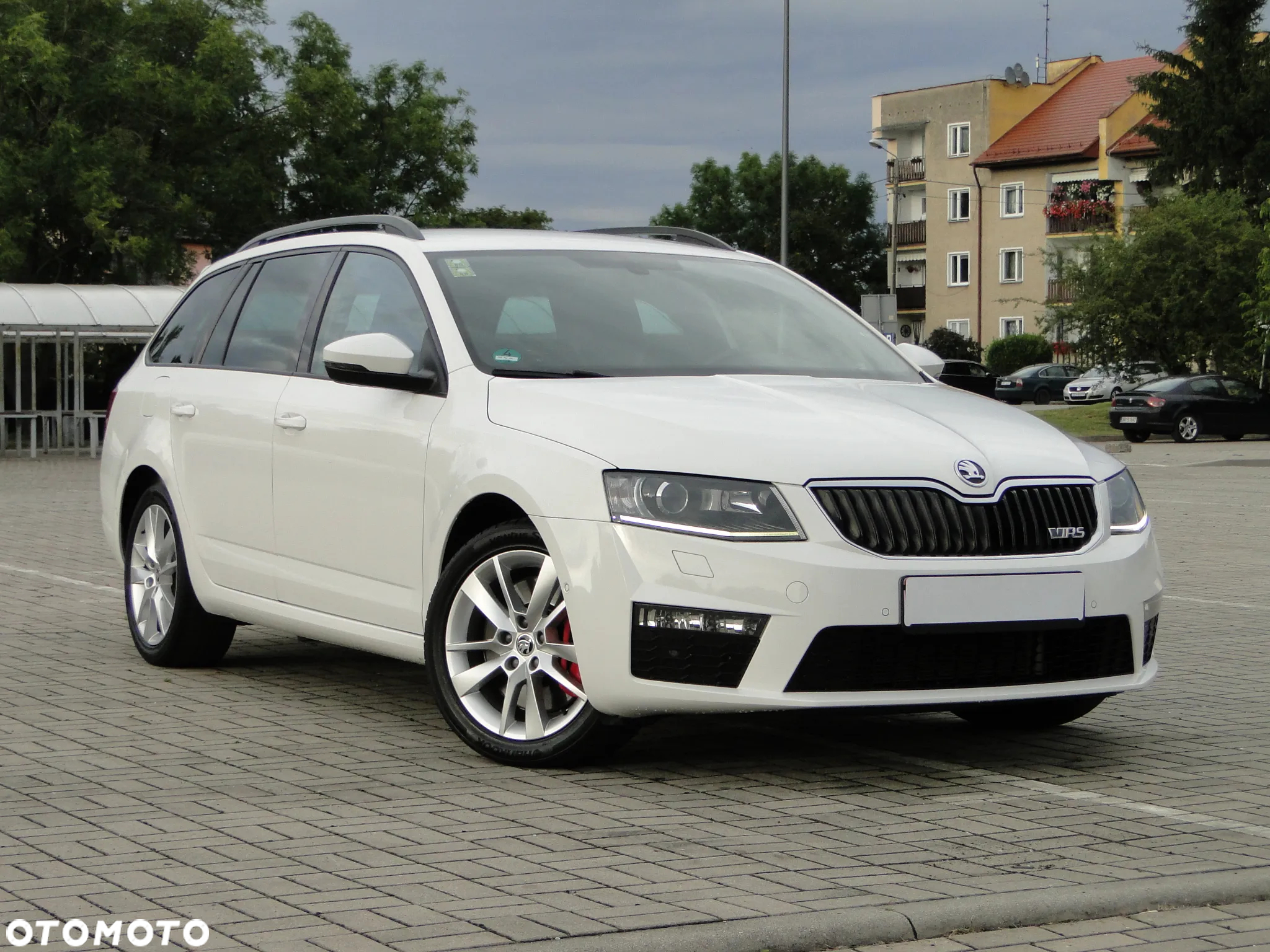 Skoda Octavia Combi 2.0 TDI DSG RS - 3