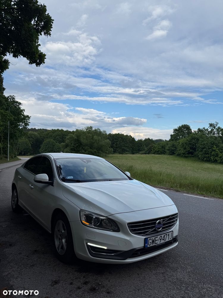 Volvo S60 D4 Drive-E R-Design Momentum - 1