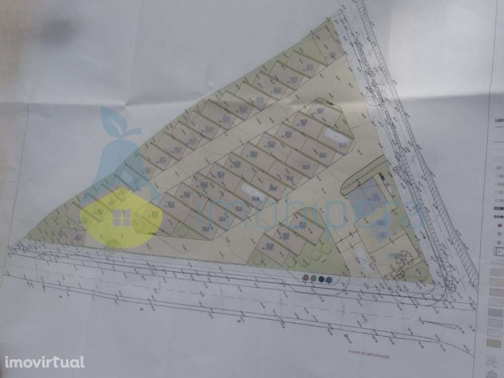 Terreno em Albufeira, com excelentes acessos, situado na Rua de Pat... - Grande imagem: 2/18