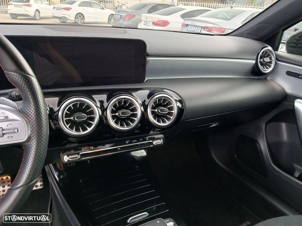 Mercedes-Benz A 250 e 8G-DCT AMG Line - 26