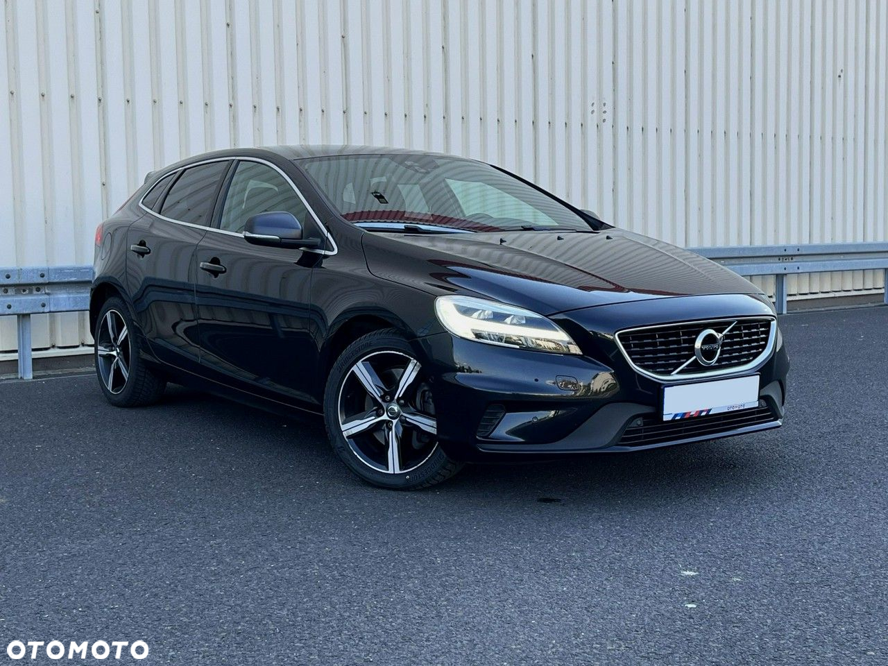 Volvo V40 T3 Geartronic RDesign - 4