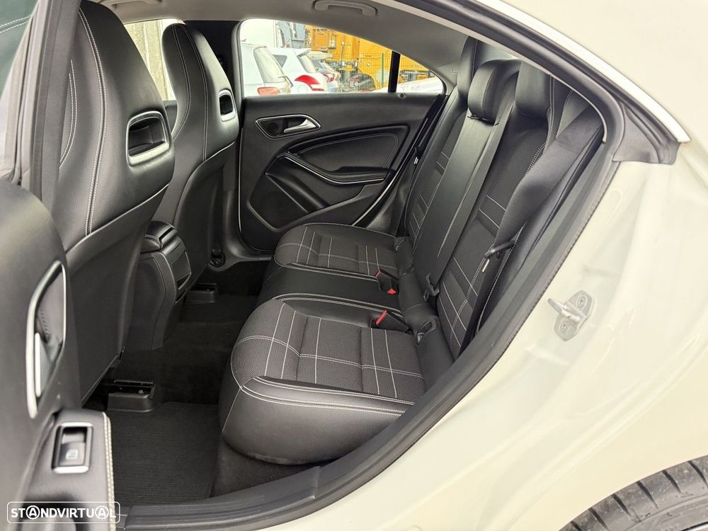 Mercedes-Benz CLA 180 d Urban - 13