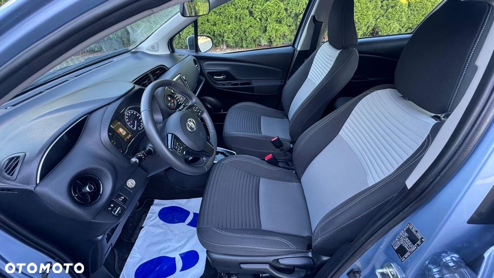 Toyota Yaris Hybrid 100 Business Edition - 21