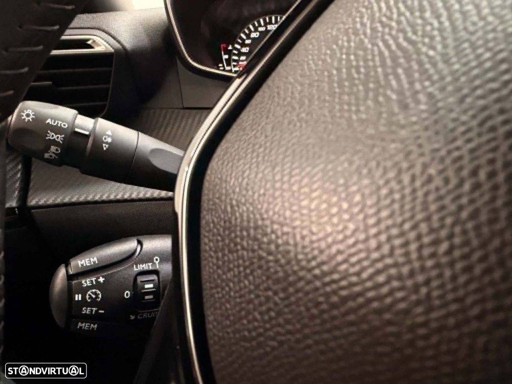 Peugeot 2008 1.2 PureTech Style - 18
