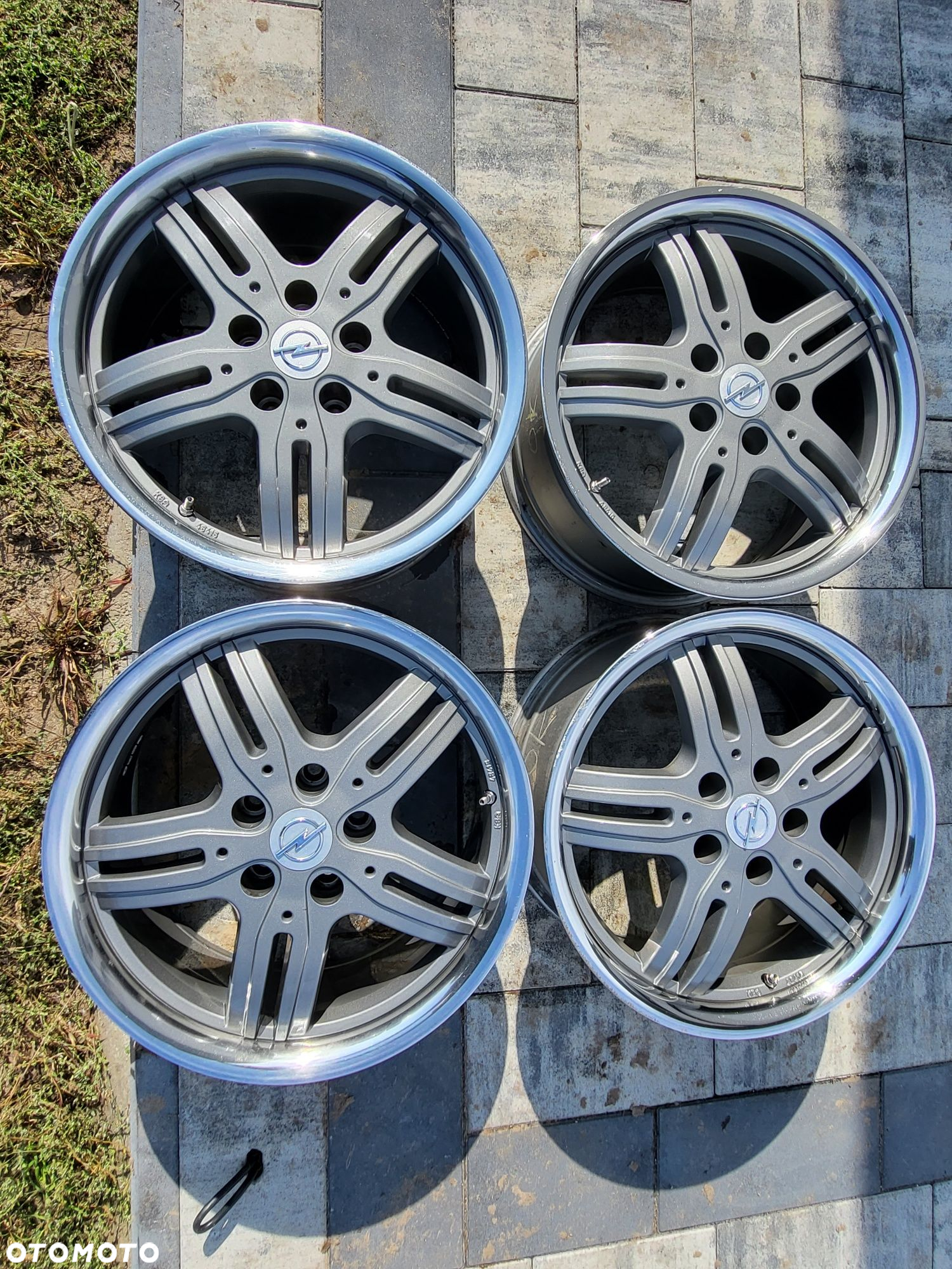 Alufelgi do Opla 5x115 8Jx17 et40 cb70,4mm rant - 8