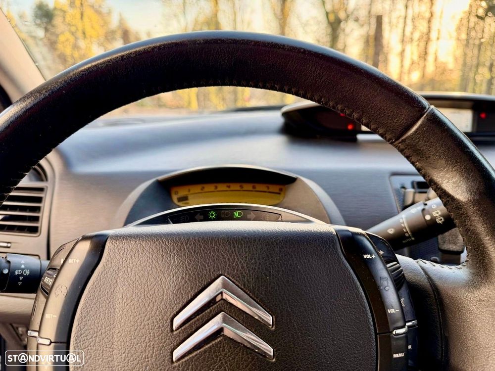 Citroën C4 1.4 16V SX RFM - 14