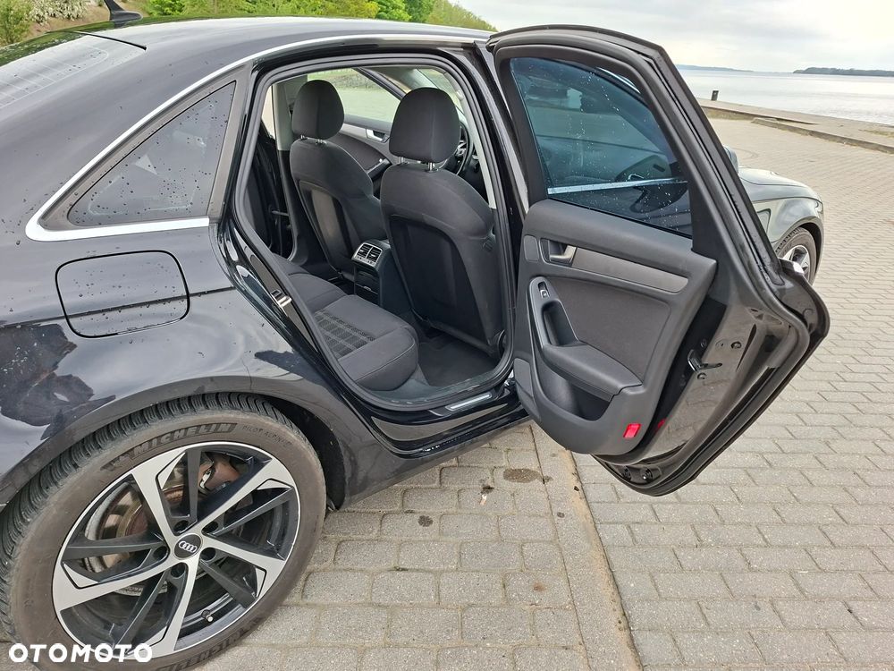 Audi A4 Limousine - 10