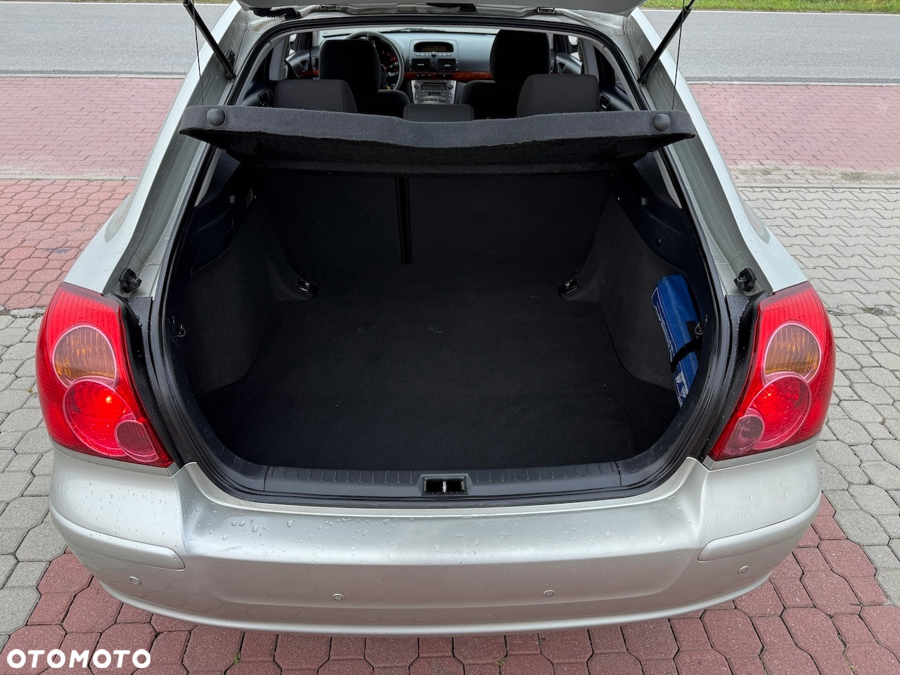 Toyota Avensis - 13