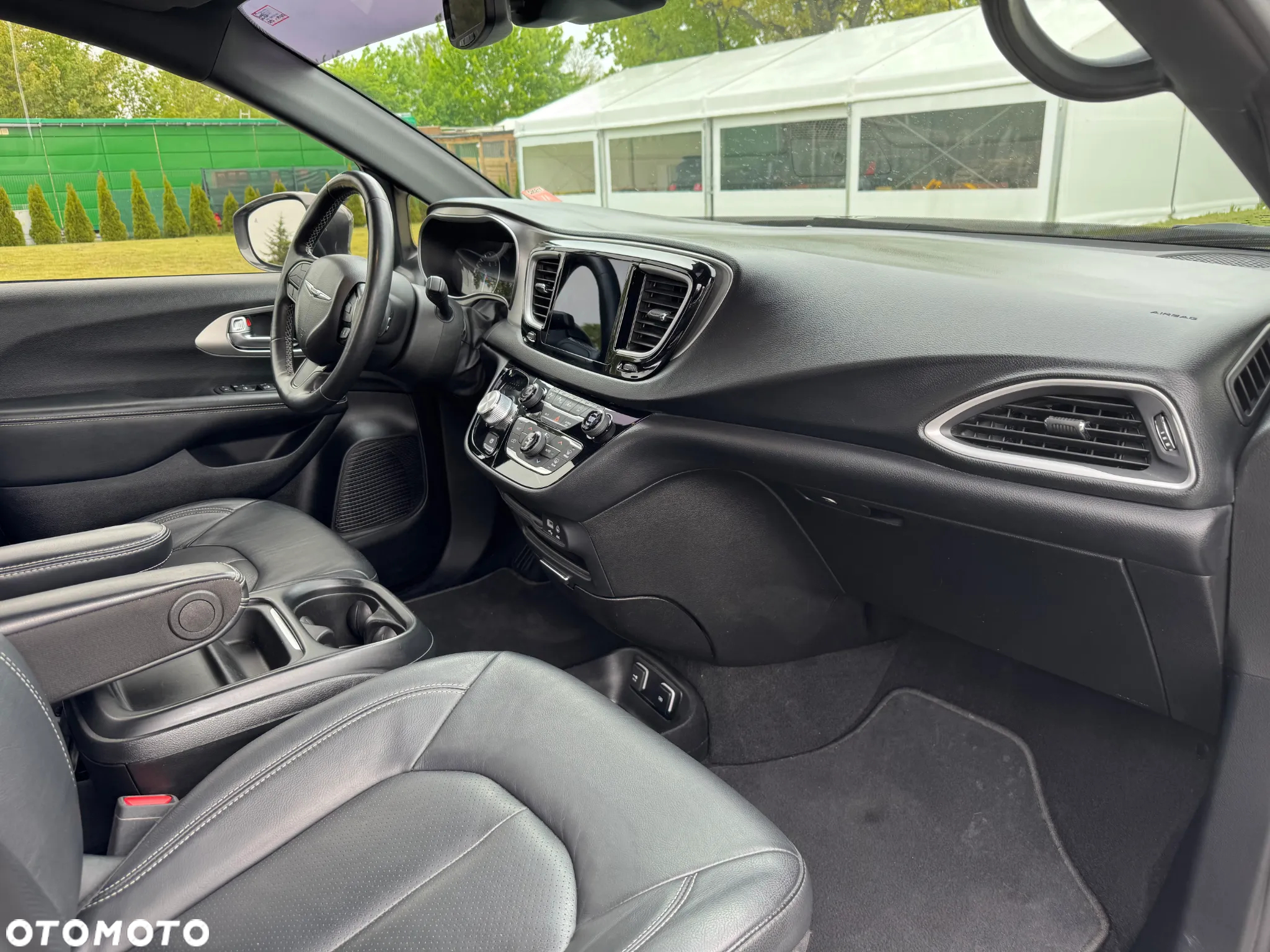 Chrysler Pacifica - 19