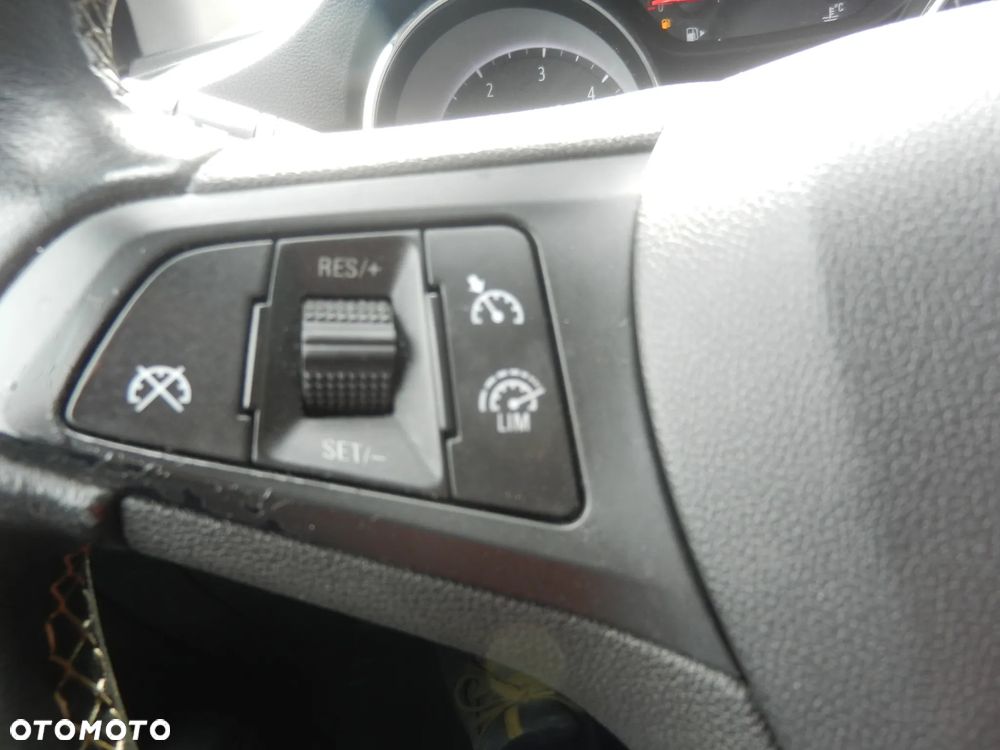 Opel Astra 1.5 CDTI Edition S&S - 22