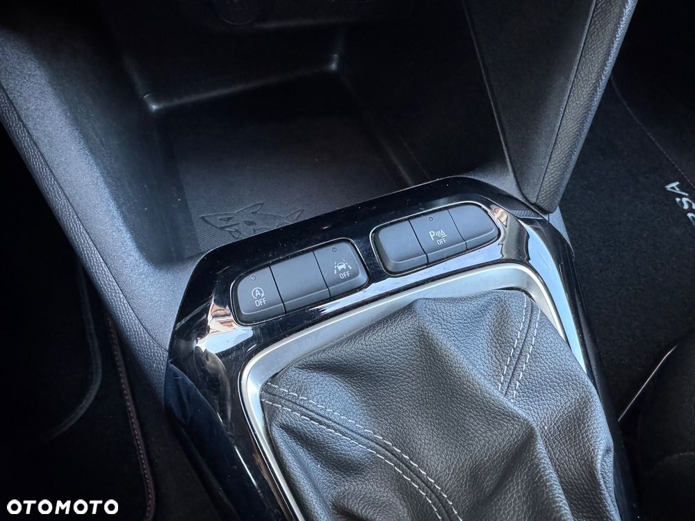 Opel Corsa 1.2 Business S&S - 11