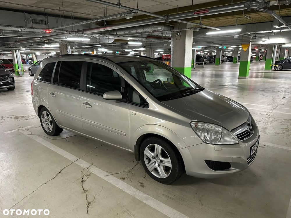 Opel Zafira - 1