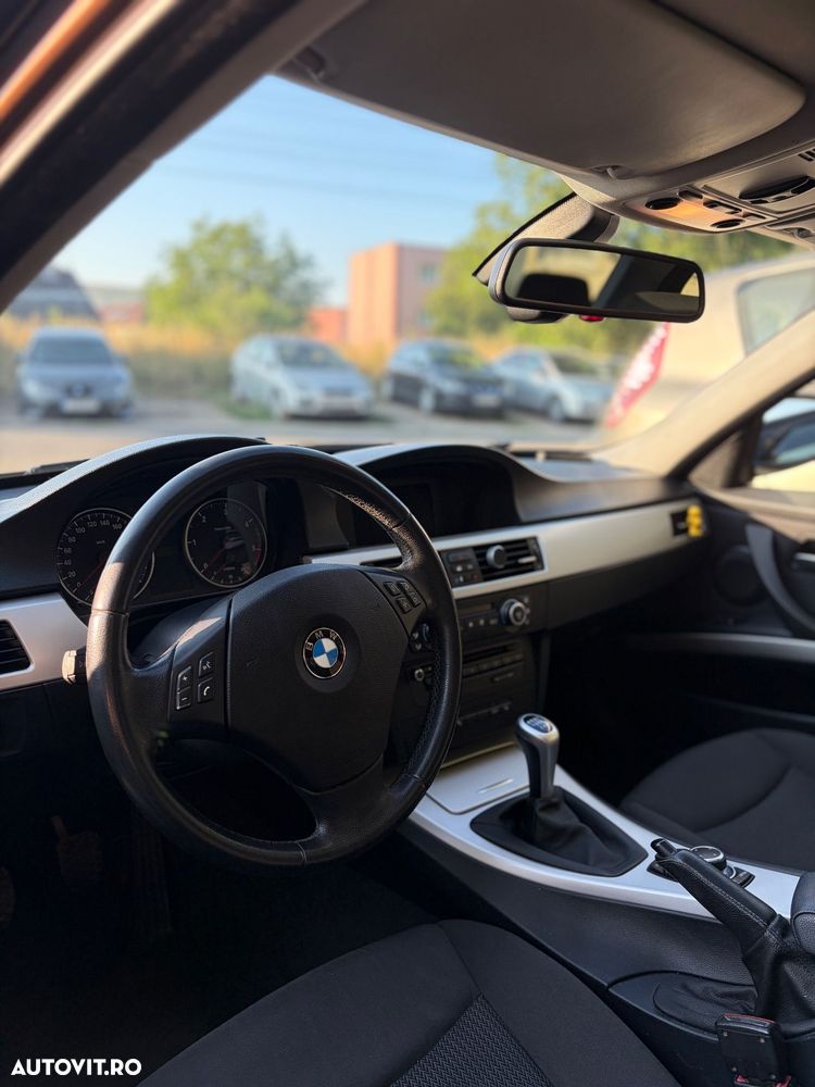 BMW Seria 3 320d - 17