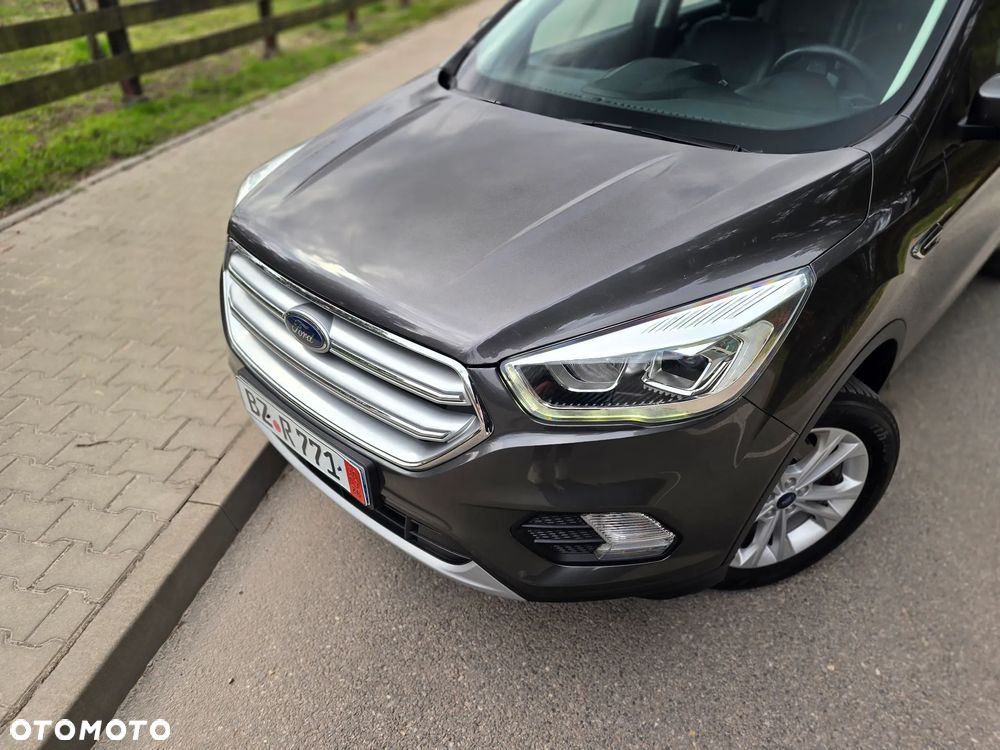 Ford Kuga 1.5 EcoBoost 2x4 Titanium - 35